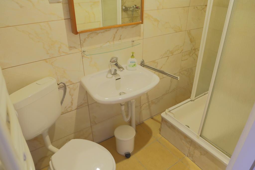 Willa Maksymilian Bed And Breakfast ビィドゴシュチュ 部屋 写真
